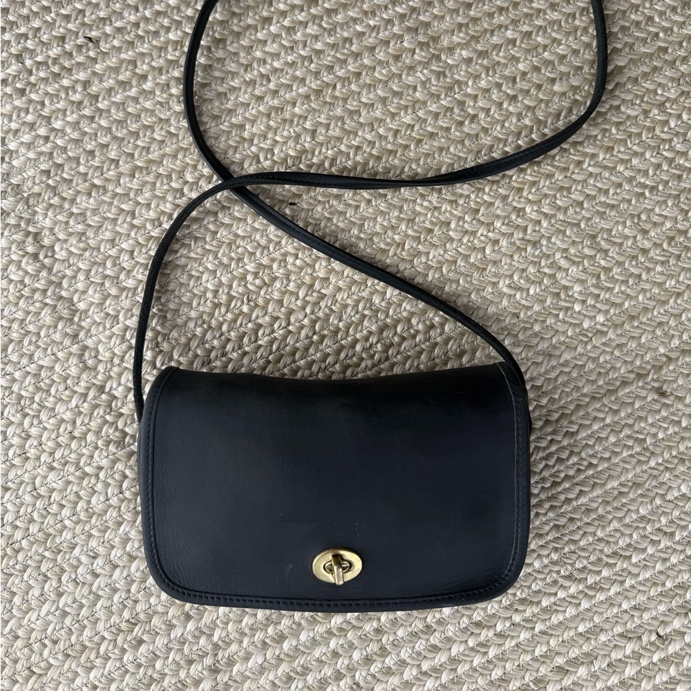 Vintage Coach Dinky USA New York City Black Leather Small Crossbody Bag NYC